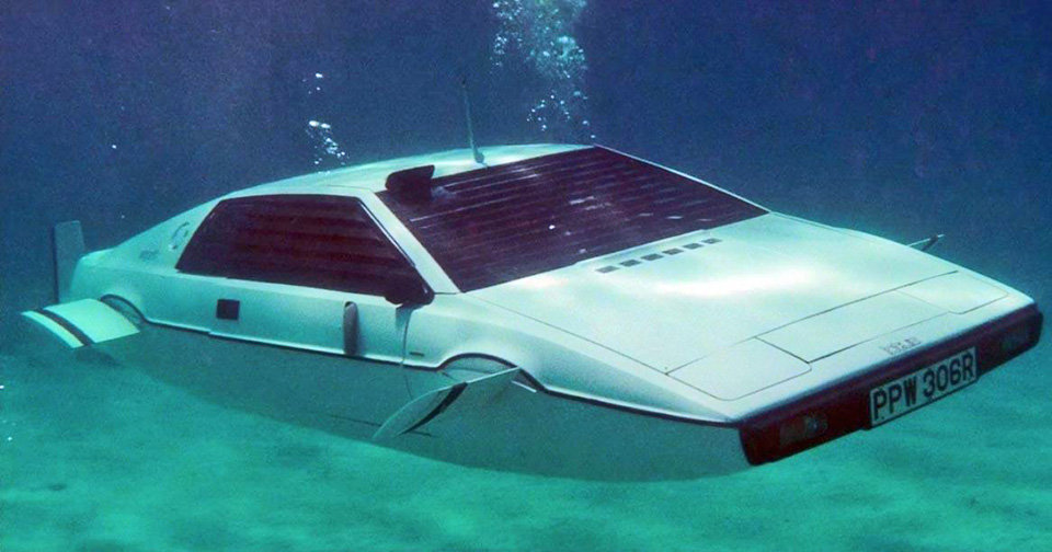 Elon Musk要把007电影里的“潜艇<span  style='background-color:Yellow;'>汽车</span>”变成真的