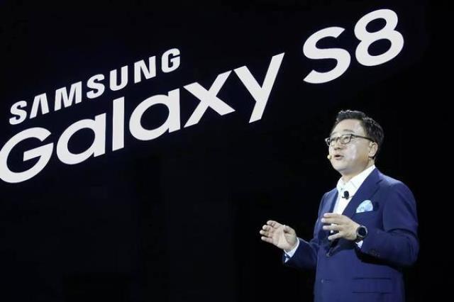 在三星眼中 S8系列产品成为了重振<span  style='background-color:Yellow;'>中国市场</span>的救命稻草
