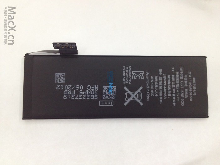 这几张图片就是大家期盼已久的<span style='background-color:Yellow;'>iphone5</span>是大家期盼已久的iPhone5零部件图集么?