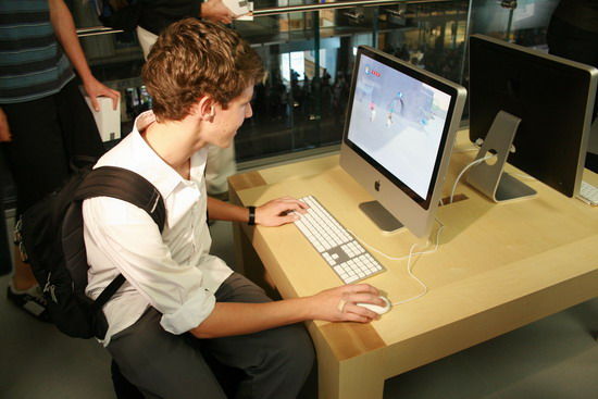你知道美国人的“苹果税”(<span style='background-color:Yellow;'>apple</span>国人的“苹果税”(Apple Tax)吗?