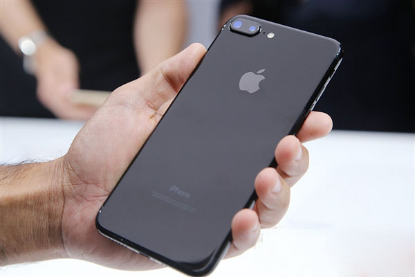 <span style='background-color:Yellow;'>运营商世界网</span>出击手机?200元订金可首批拥有iPhone 7