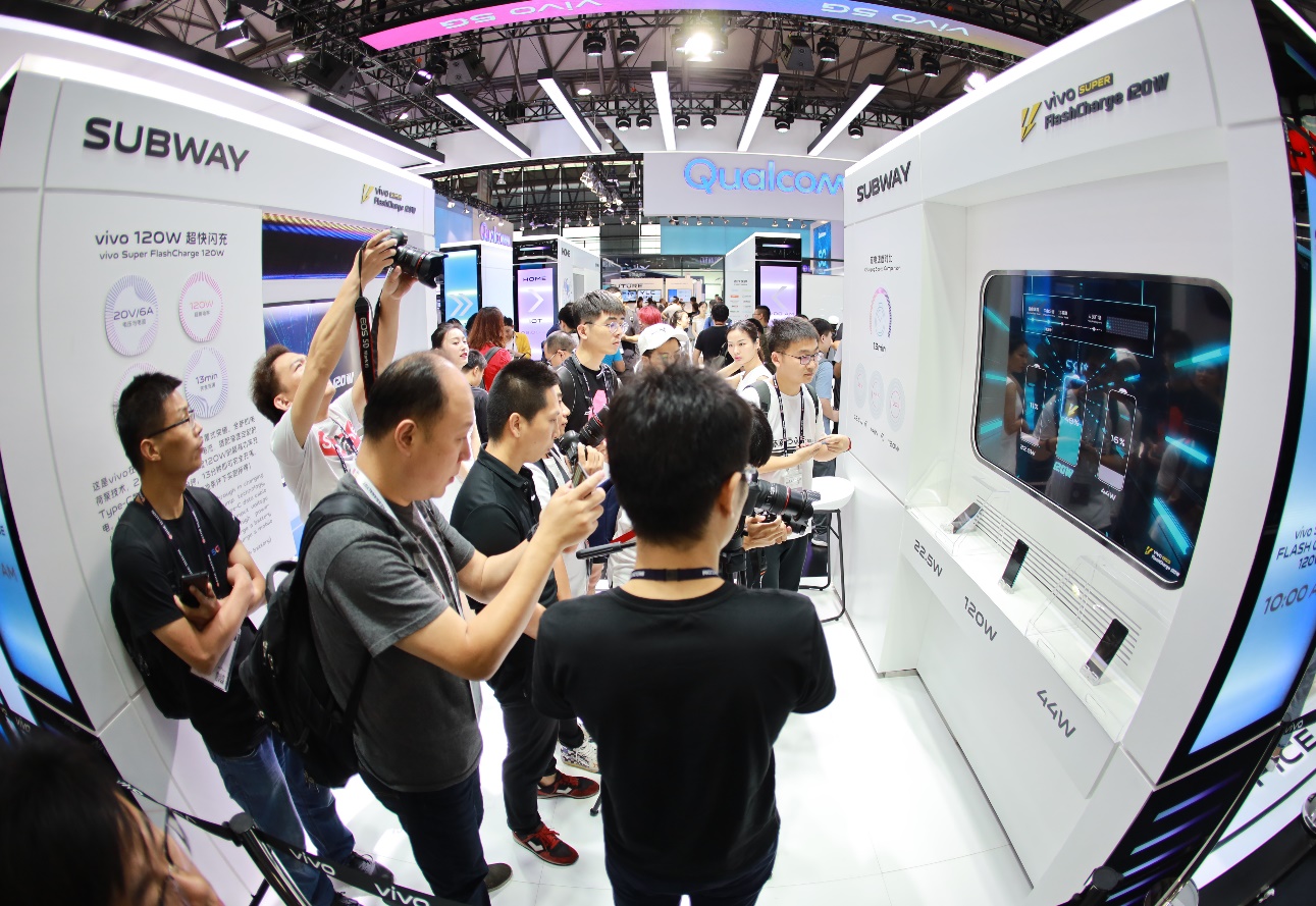 <span  style='background-color:Yellow;'>vivo</span>参加MWC2019上海，全面展示5G场景应用