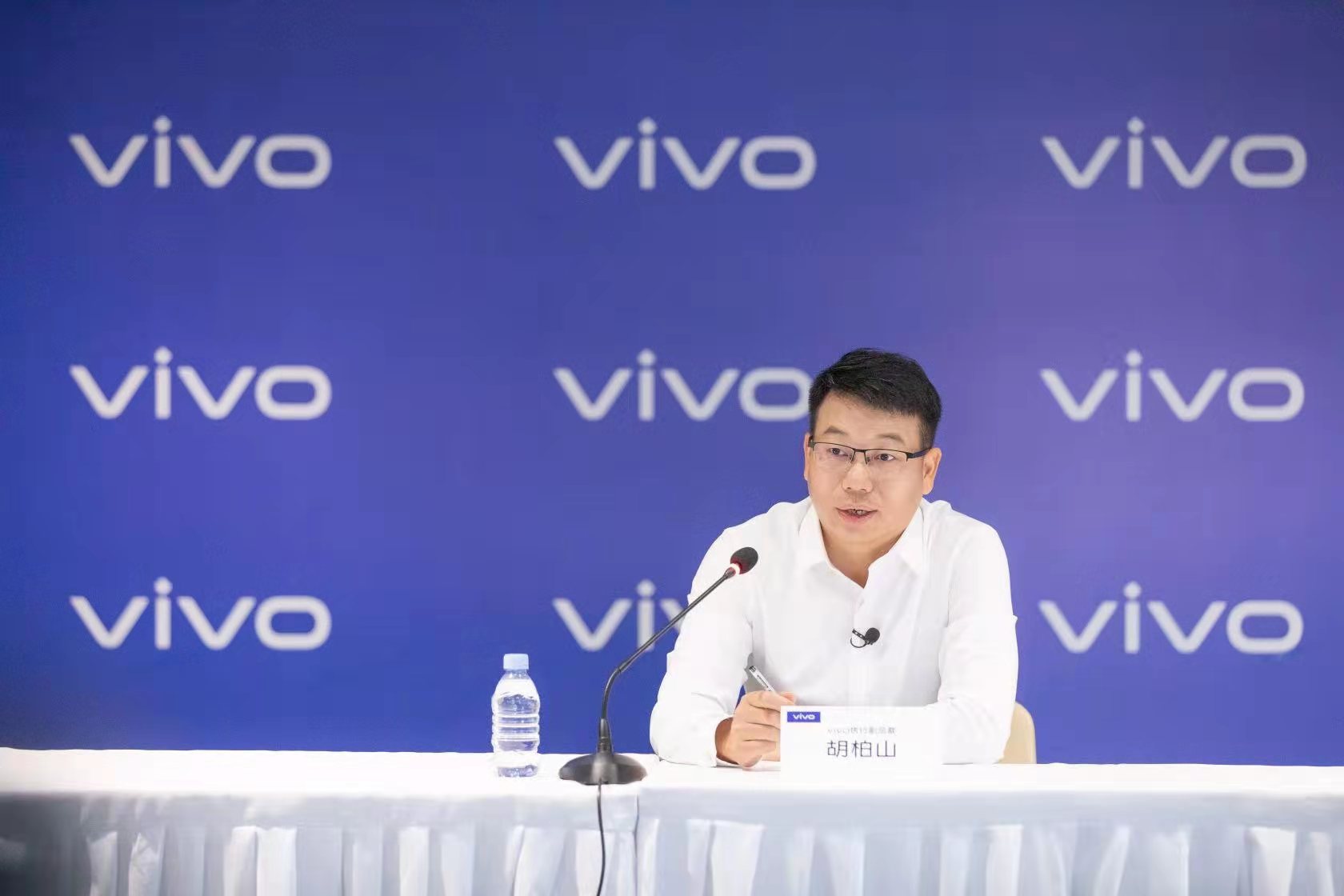 vivo执行副总裁胡柏山： V1是自研影像芯片，将由X70系列首发