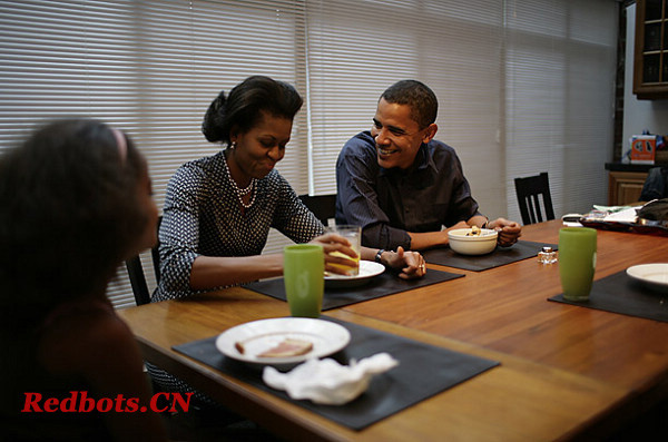 与奥巴马一起晚餐：白宫厨房精彩照片回顾 