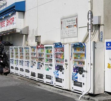 日本 贩卖机与二次元美少女一样多的国家 