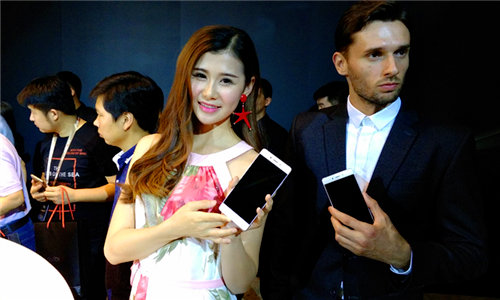 突破边界！<span  style='background-color:Yellow;'>努比亚</span>新一代无边框旗舰Z11发布