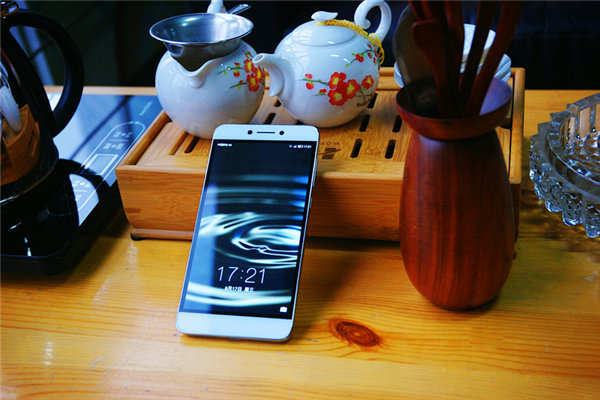 真双摄 不奢侈!千元双摄新旗舰cool1 dual<span style='background-color:Yellow;'>生态手机</span>评测