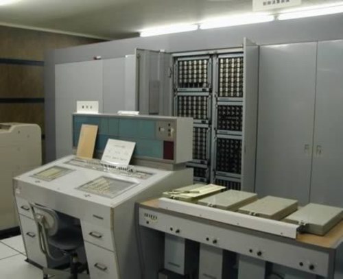 仍在使用的最古老的计算机54年