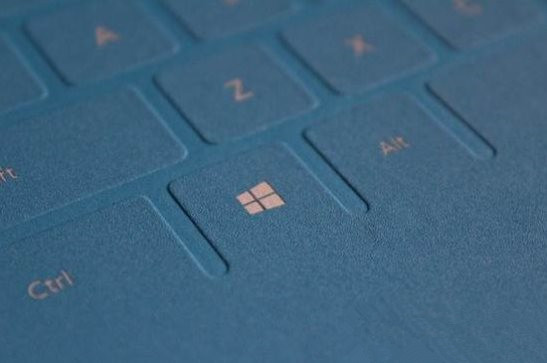 Surface Pro 2键盘配件内置电池 号称全天<span  style='background-color:Yellow;'>续航</span>