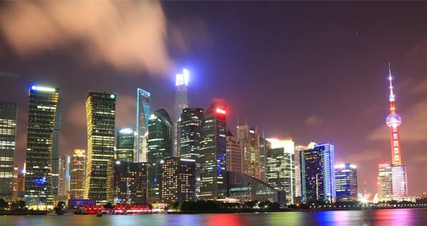 全家手机消费满额即免费 <span style='background-color:Yellow;'>上海移动</span>千兆宽带商用是“抢跑”还是“噱头”?