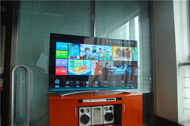 高配足料,用户首选:长虹55英寸曲面<span style='background-color:Yellow;'>OLED</span>电视Q3A评测