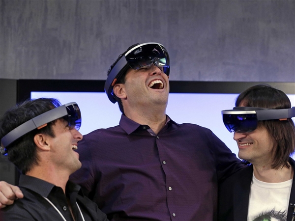 最贵AR眼镜！微软HoloLens国行2017年发售