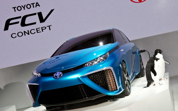 下一出重头戏，丰田燃料电池汽车测试照曝光